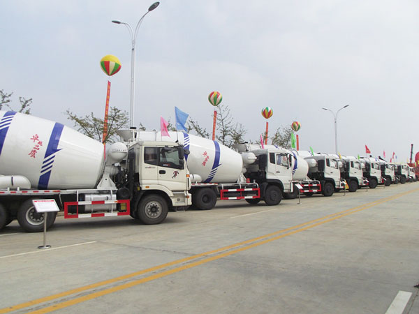 Concrete mixer truck manufacturers